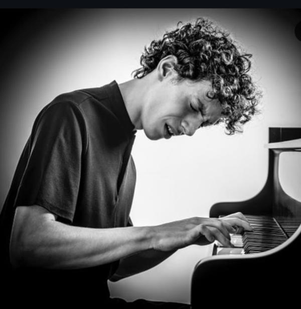 Louis: Piano
